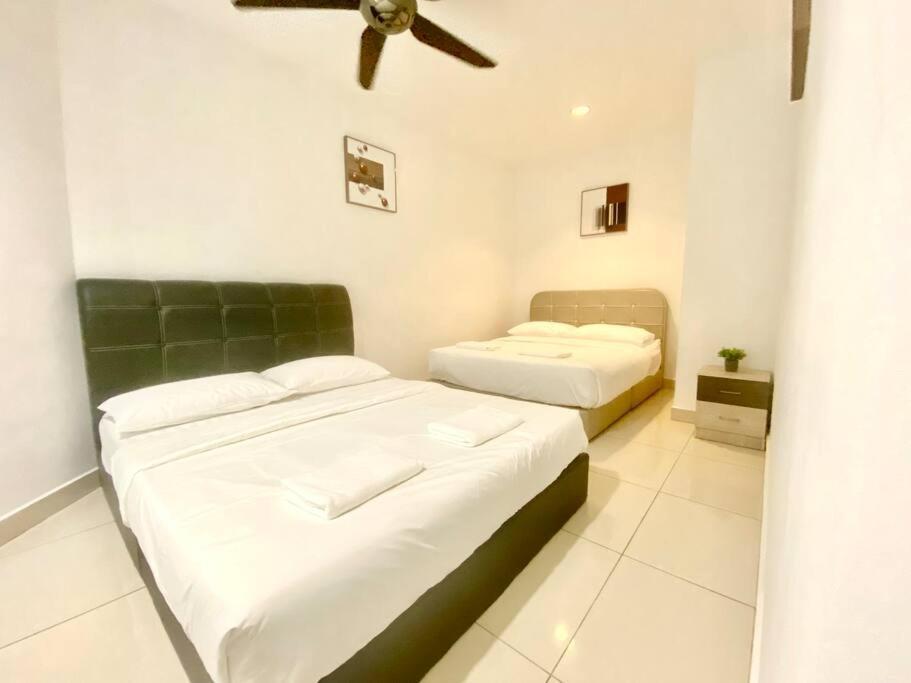 Mansion One Suites - Seaview Modern 2 Bedroom Suites George Town Dış mekan fotoğraf
