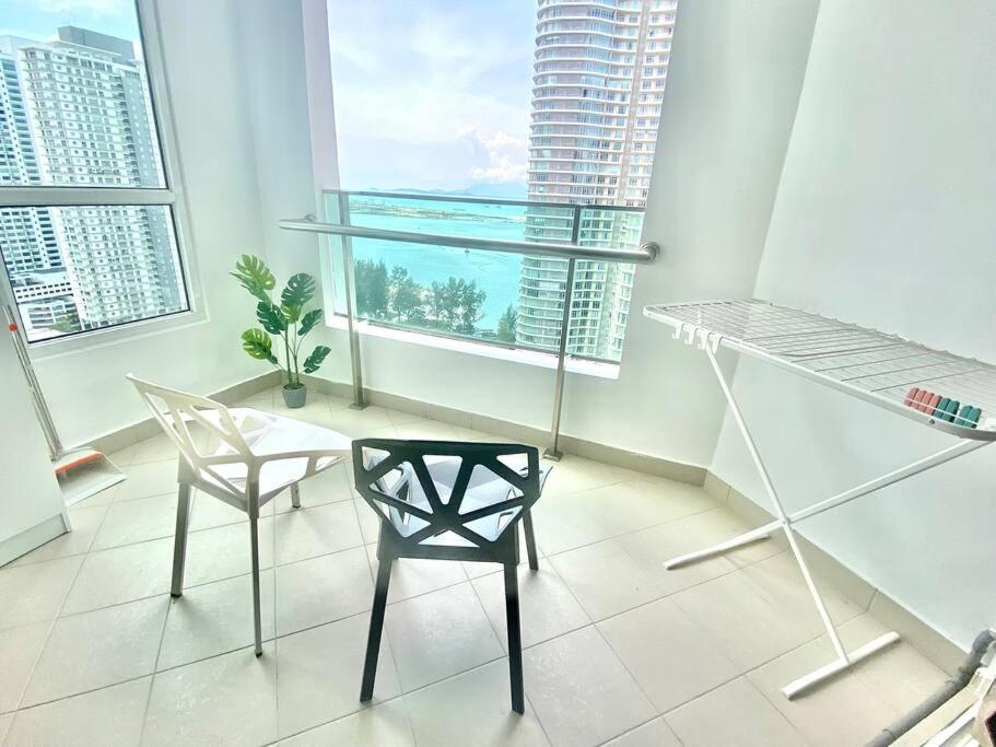 Mansion One Suites - Seaview Modern 2 Bedroom Suites George Town Dış mekan fotoğraf