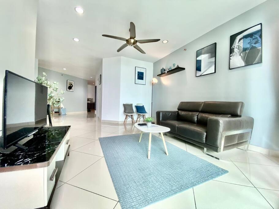 Mansion One Suites - Seaview Modern 2 Bedroom Suites George Town Dış mekan fotoğraf